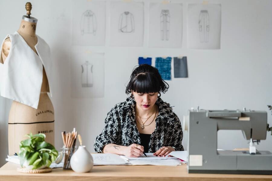 Designer textile Designer textile dans son atelier